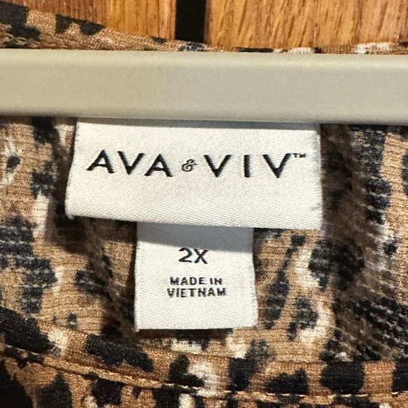 Ava & Viv 2X Plus Size Animal Print Long Sleeve Top Blouse - Picture 4 of 6